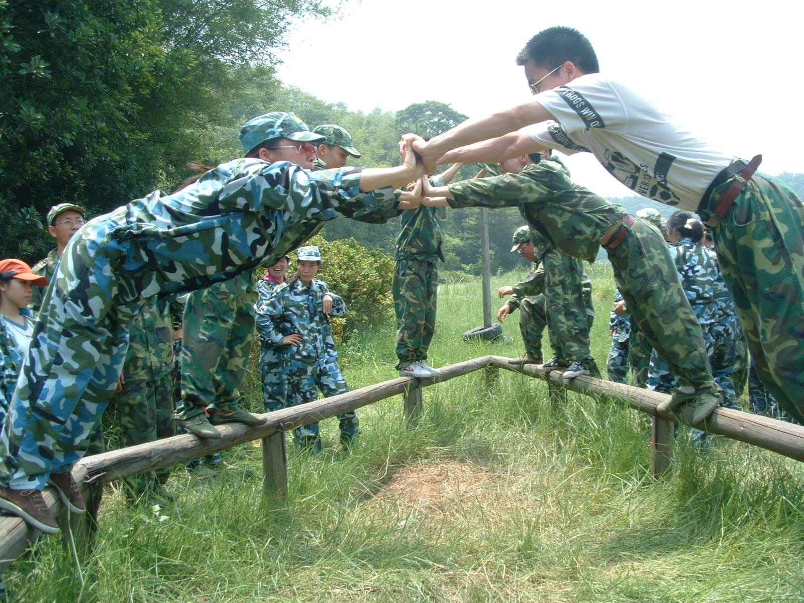 武漢戶(hù)外拓展訓(xùn)練怎樣以提升企業(yè)客戶(hù)核心價(jià)值為根本？