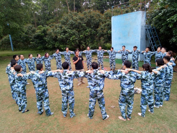 武漢拓展公司案例|正念教育拓展案例|武漢富貴華服飾團建拓展案例