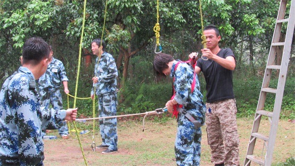 武漢拓展公司案例|正念教育拓展案例|武漢富貴華服飾團建拓展案例