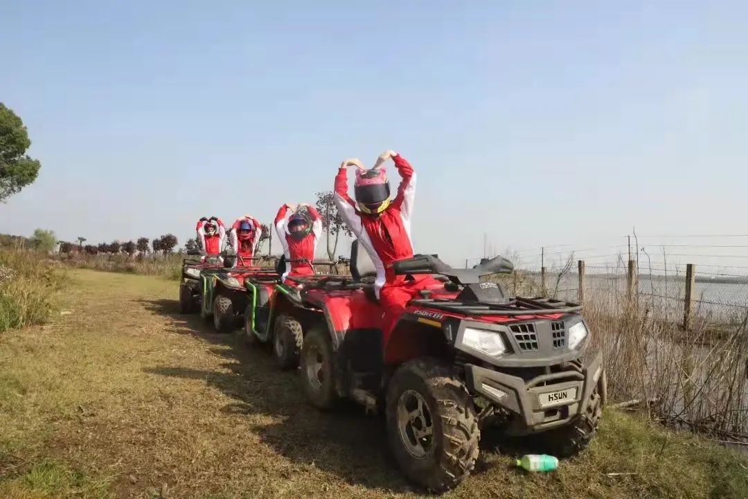 戶外團(tuán)建ATV山地越野車