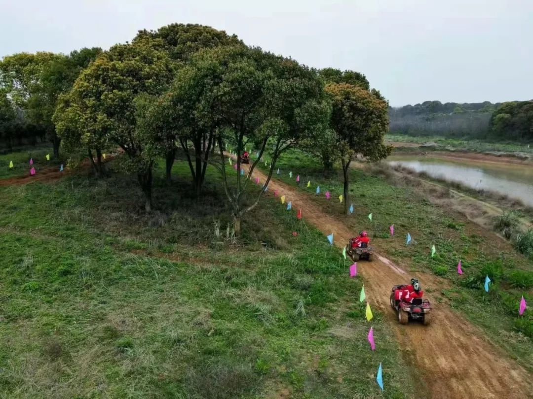 戶外團(tuán)建ATV山地越野車