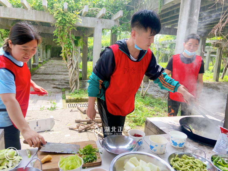 “武漢家多順團建活動”